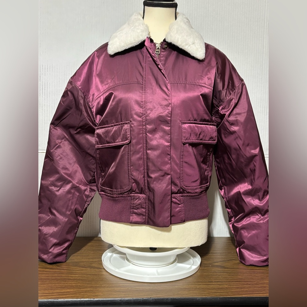 Universal Thread XS Women's Zip Snap Winter Faux Fur Bomber Jacket 22” L 18” p2p
